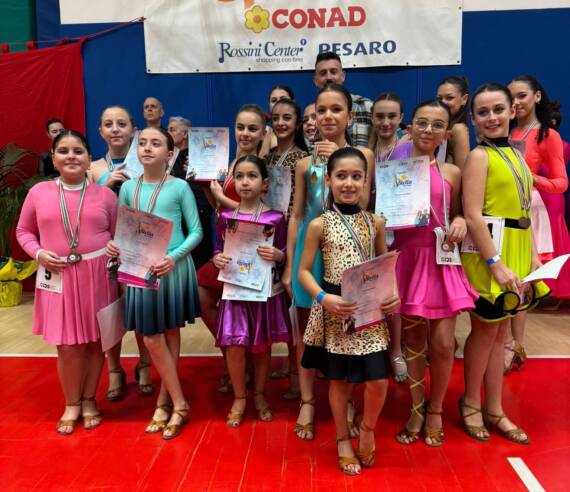 Trionfo al 15º Trofeo Stella Show Dance. Riparte il 2025 della New Latin Academy